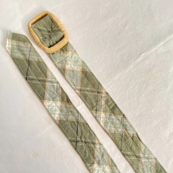 Womens Fabric Belt Size 10 Green White Plaid Woven Buckle - Picture 6 of 9
